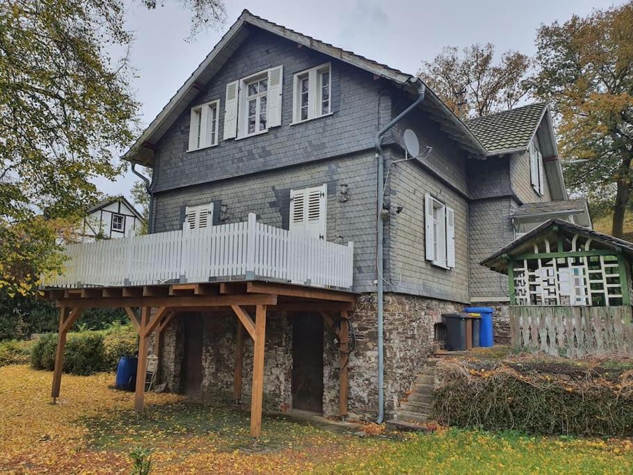 Villa Stilvolles Grosses Ferienhaus Mit Garten Mittelhof Exterior foto